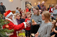 Röste.nu – Röstebilder – Julgransplundring i Dönjegården 2020