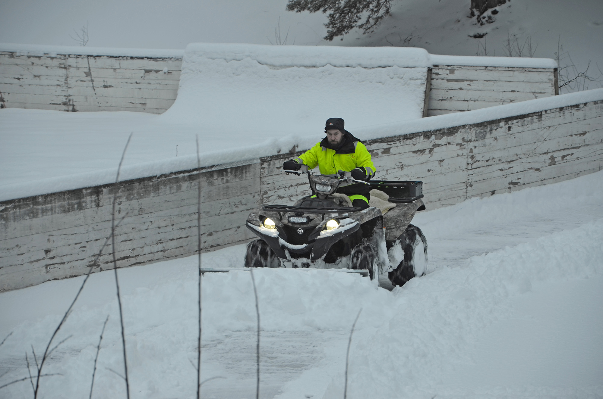 Röste.nu – Röstebilder – Julgransplundring i Dönjegården 2023