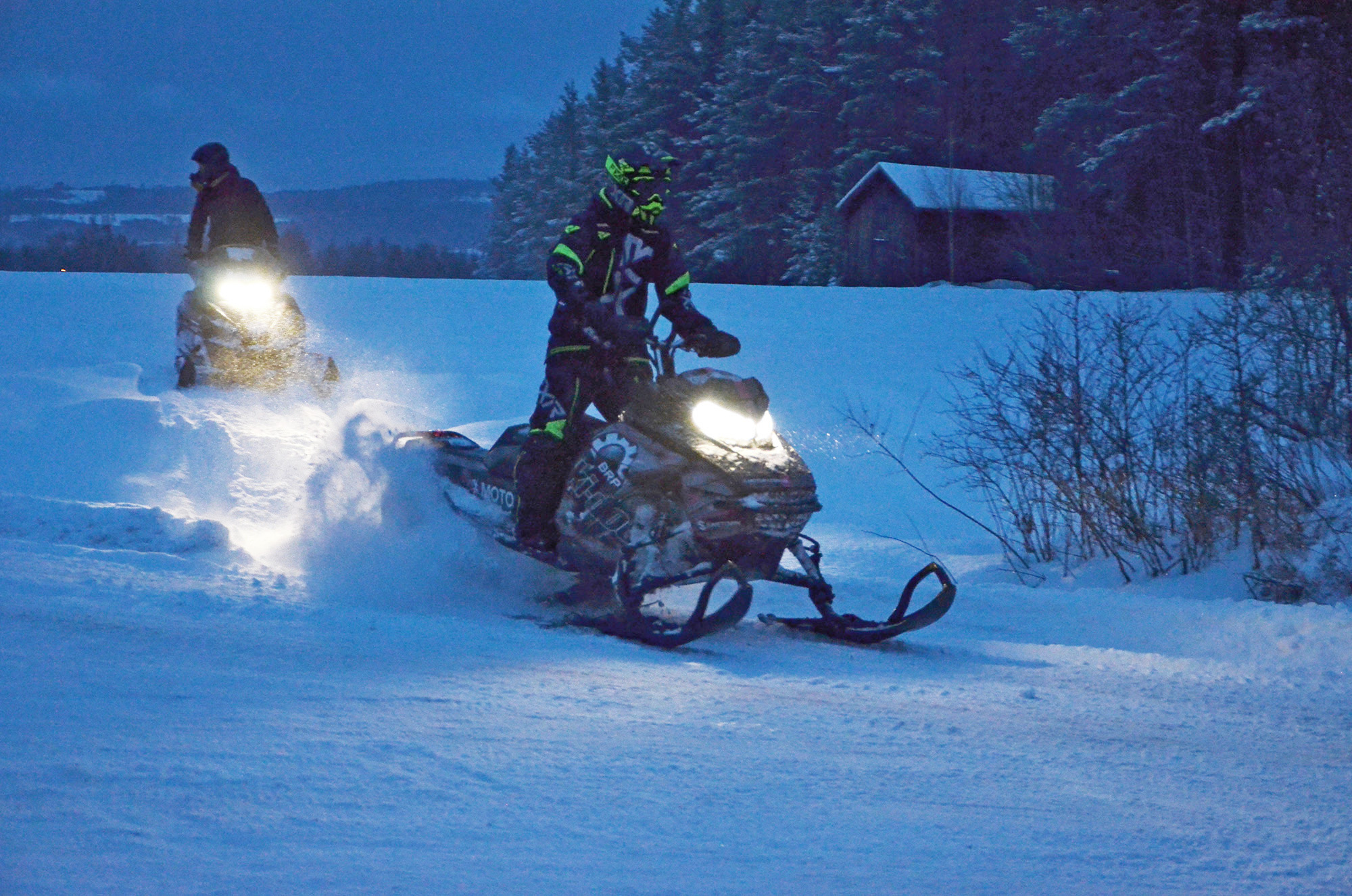 Röste.nu – Röstebilder – Julgransplundring i Dönjegården 2023