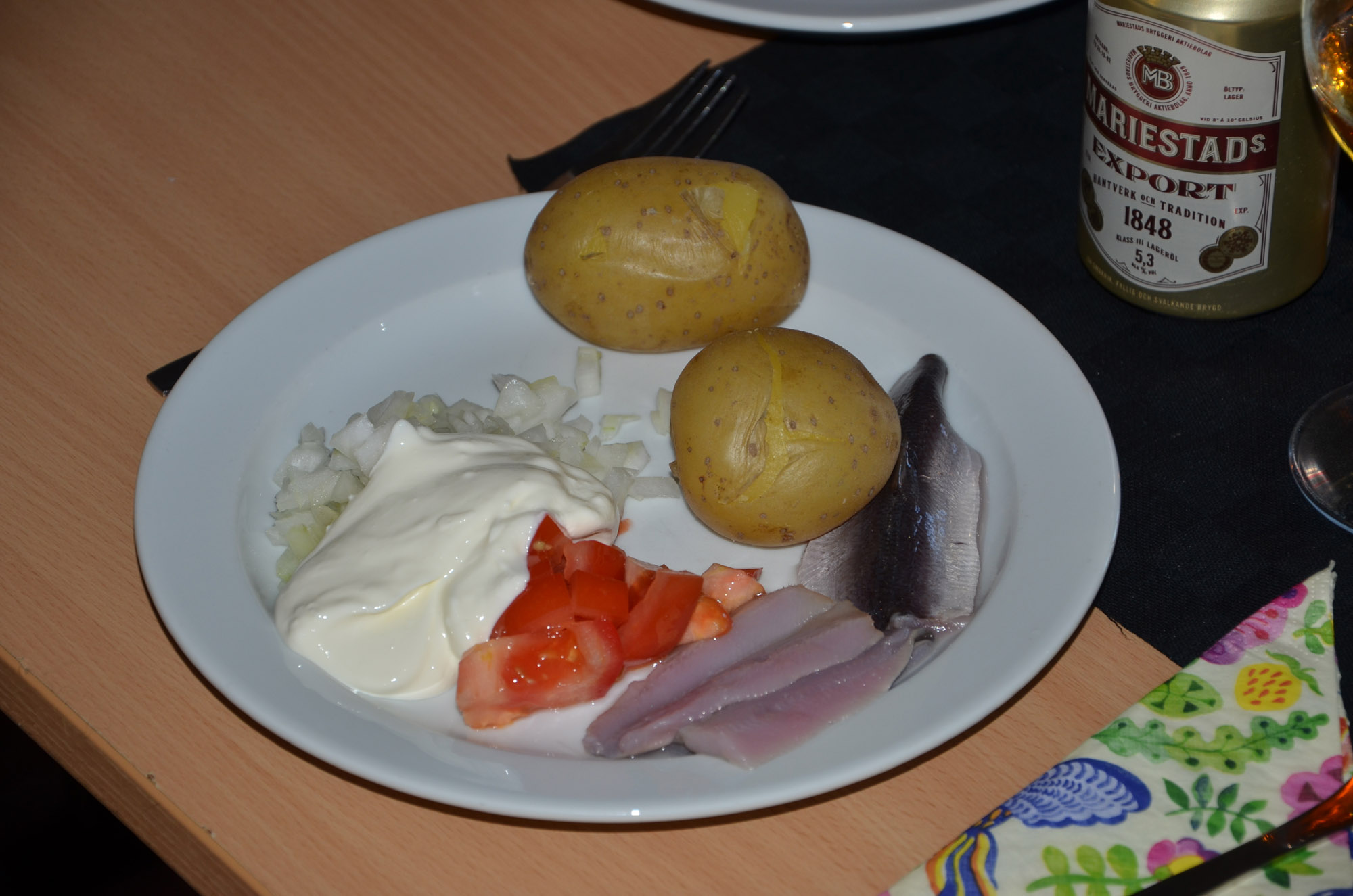 Röste.nu – Röstebilder – Kräft- och surströmmingsfest i Dönjegården 2024