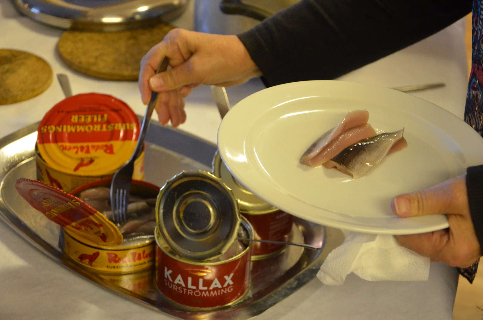 Röste.nu – Röstebilder – Kräft- och surströmmingsfest i Dönjegården 2024