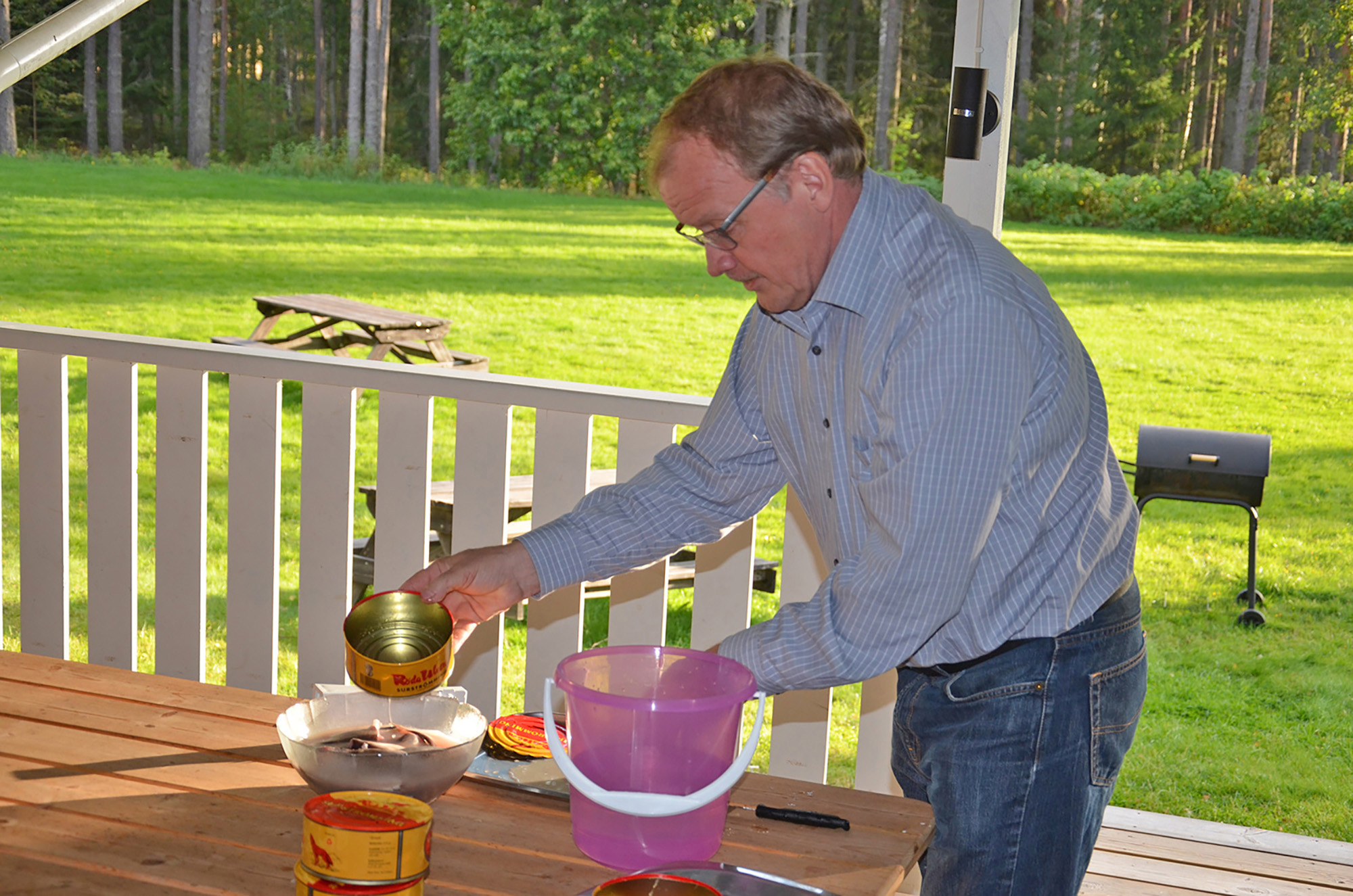 Röste.nu – Röstebilder – Kräft- och surströmmingsfest i Dönjegården 2015