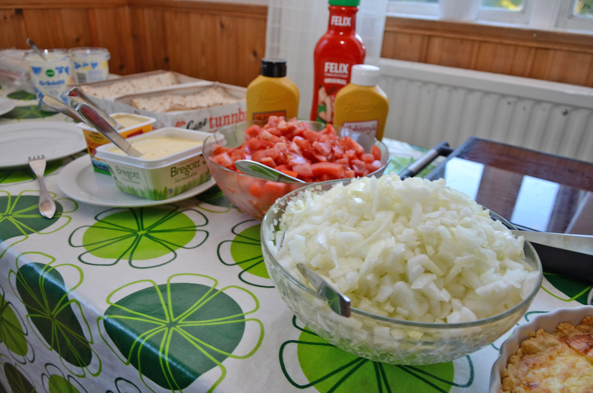 Röste.nu – Röstebilder – Kräft- och surströmmingsfest i Dönjegården 2018