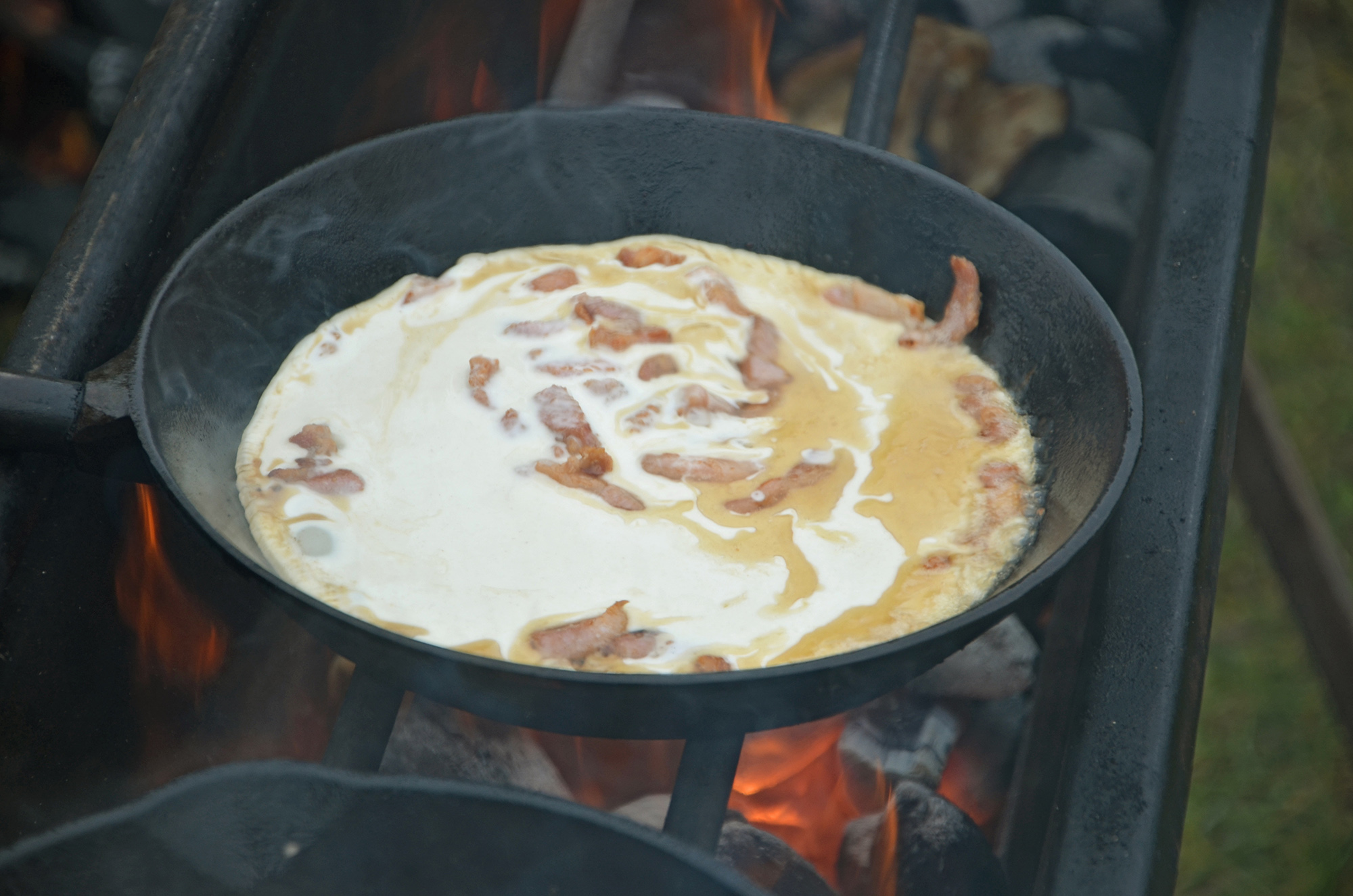 Röste.nu – Röstebilder – Kulturdag i Dönjegården med deckare, kolbullar och stickat 2023