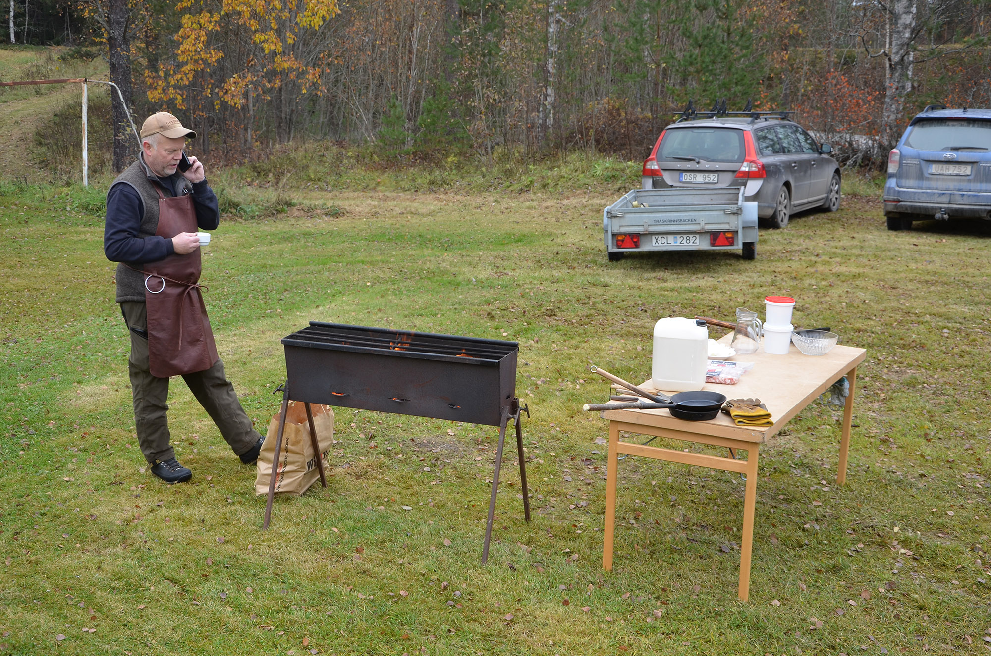Röste.nu – Röstebilder – Kulturdag i Dönjegården med deckare, kolbullar och stickat 2023