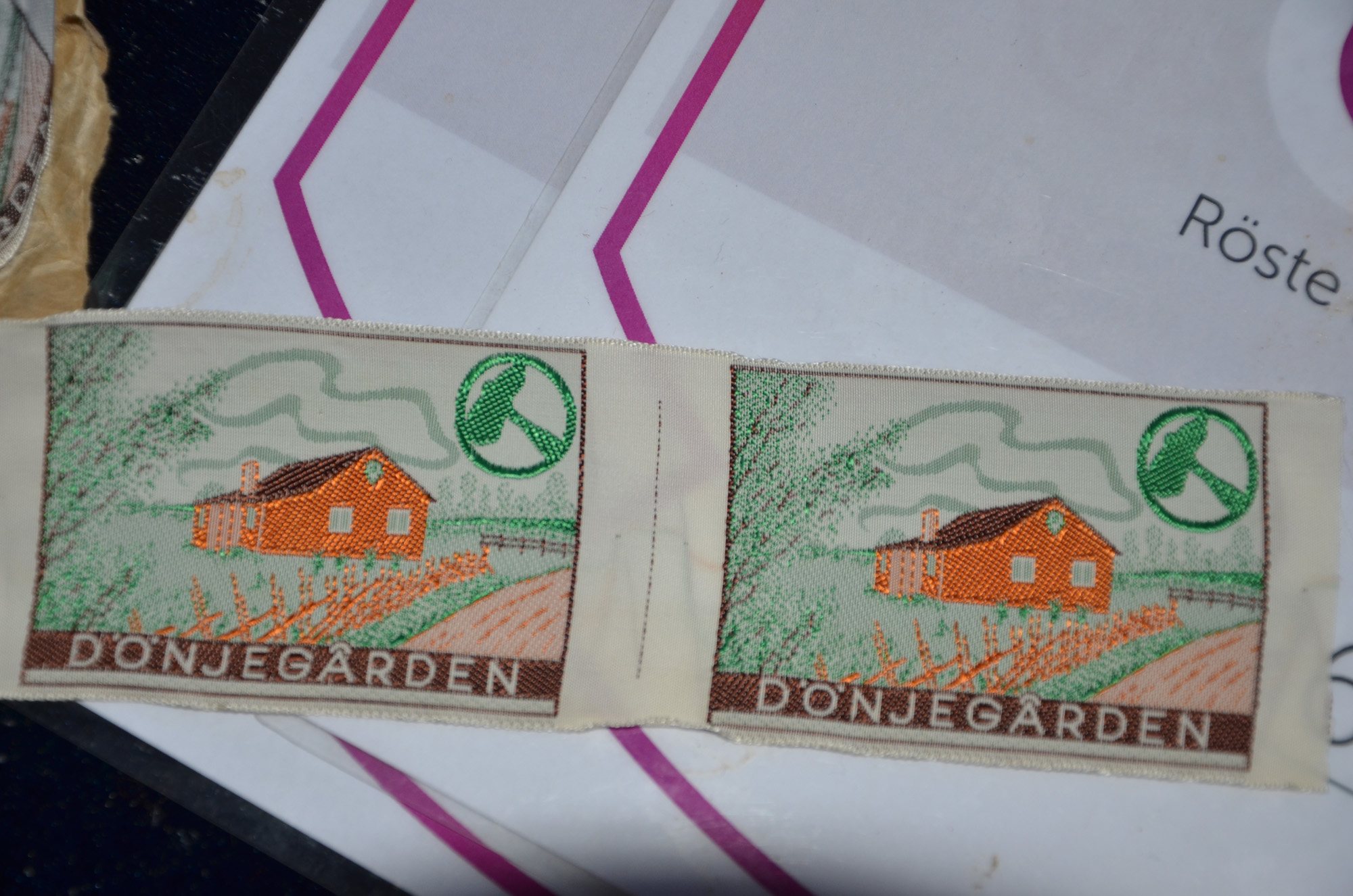 Röste.nu – Röstebilder – Kulturdag i Dönjegården med kolbullar, gamla bilder och honung 2024