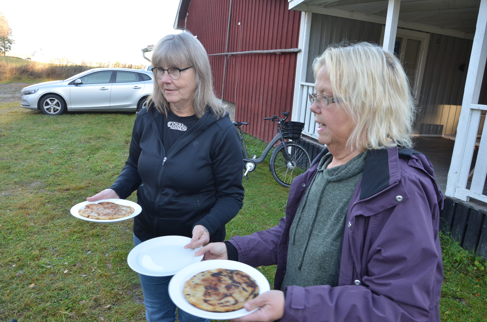 Röste.nu – Röstebilder – Kulturdag  i Dönjegården med kolbullar, gamla bilder och honung 2024