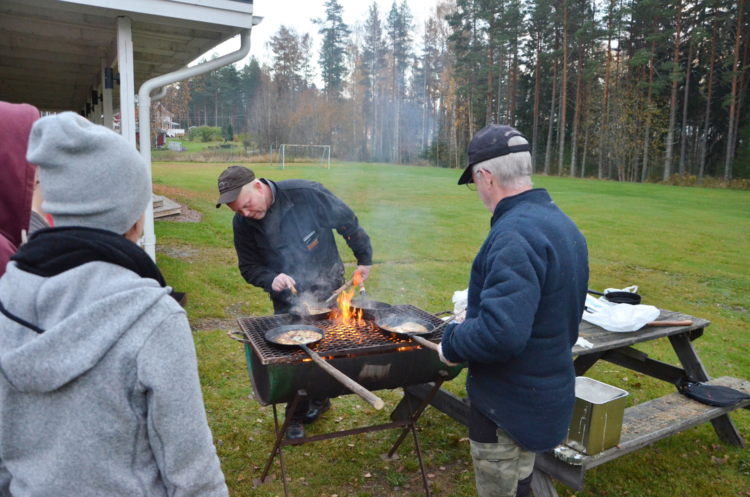 Röste.nu – Röstebilder – Kulturdag i Dönjegården med föreläsning om Röstemord och kolbullespremiär 2017