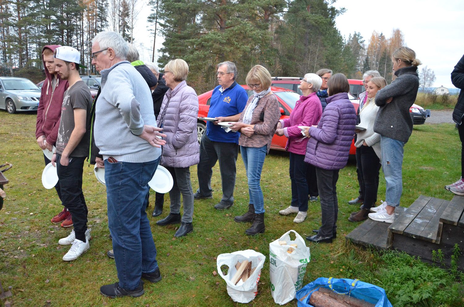 Röste.nu – Röstebilder – Kulturdag i Dönjegården med föreläsning om Röstemord och kolbullespremiär 2017