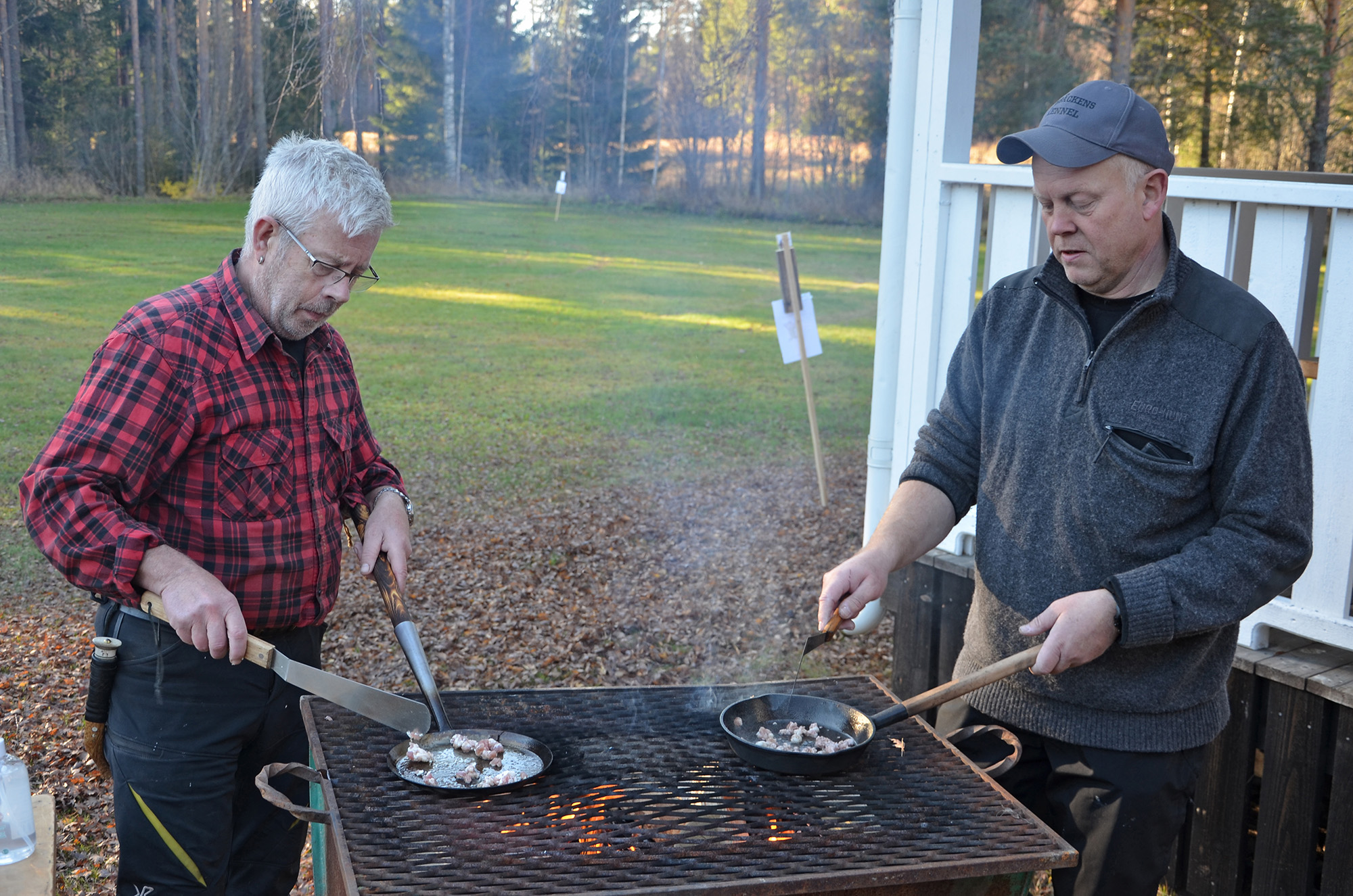 Röste.nu – Röstebilder – Kulturdag i Dönjegården med kolbullar, hantverk och jubileumsfilm 2022