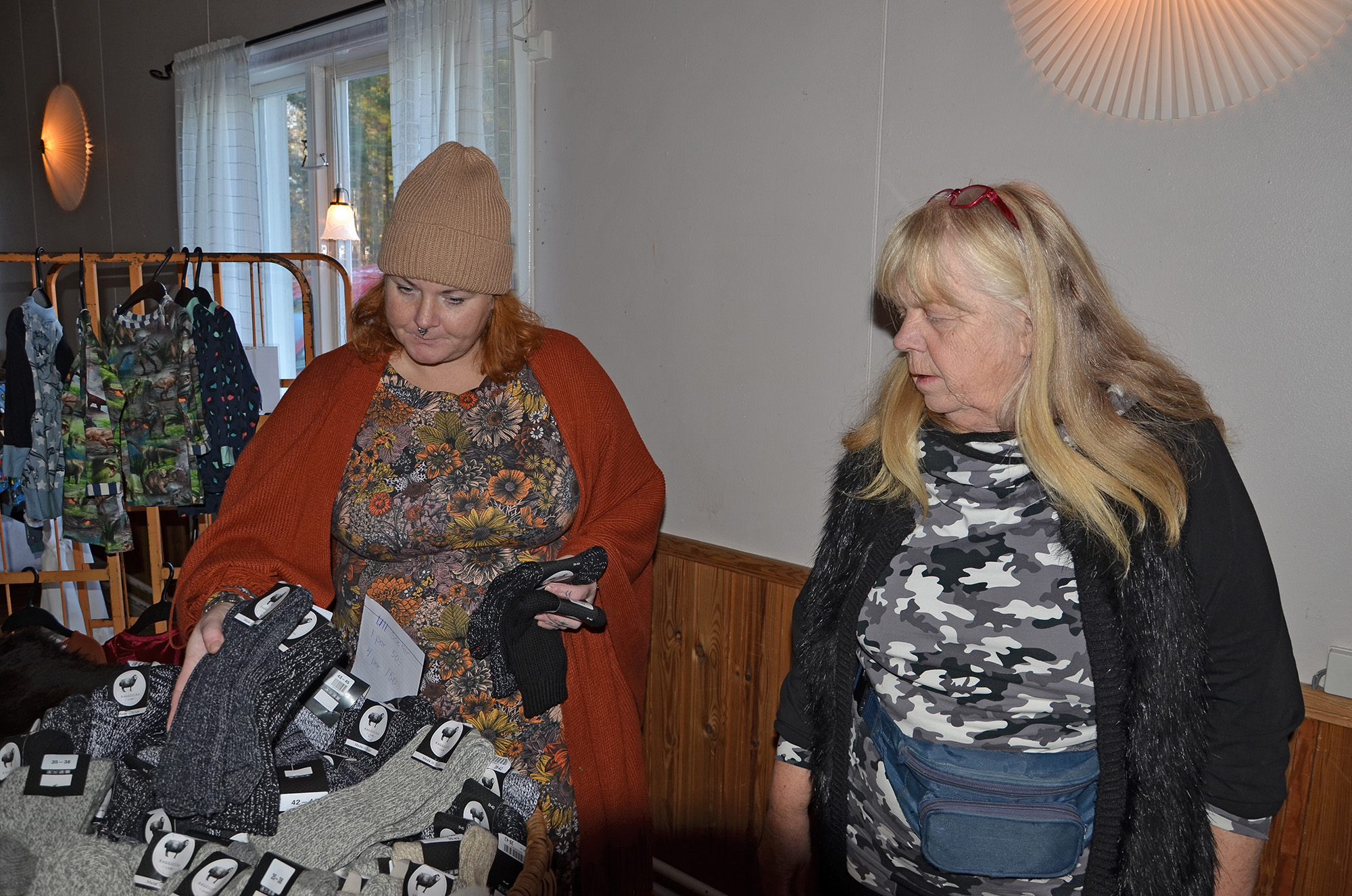 Röste.nu – Röstebilder – Kulturdag i Dönjegården med kolbullar, hantverk och jubileumsfilm 2022