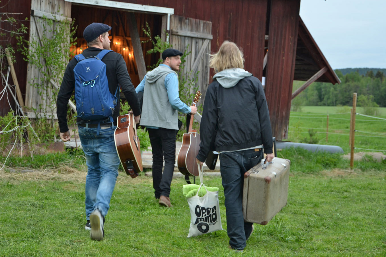 Röste.nu – Röstebilder – Logdans i Farmorsladan 2017