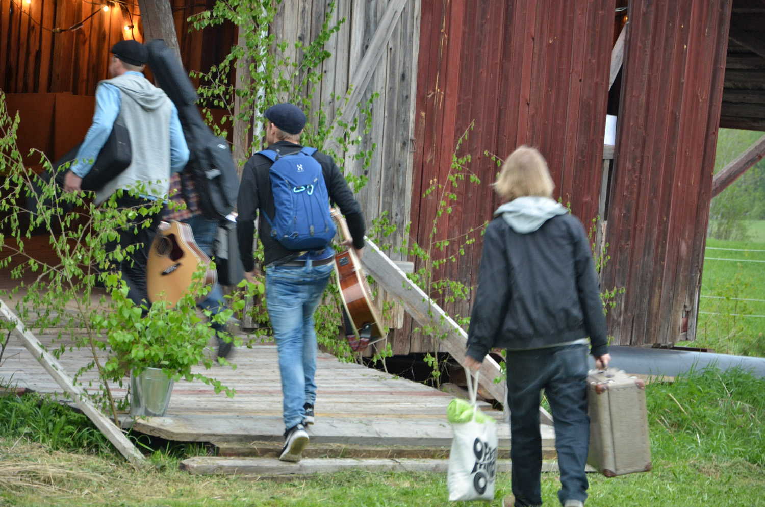 Röste.nu – Röstebilder – Logdans i Farmorsladan 2017