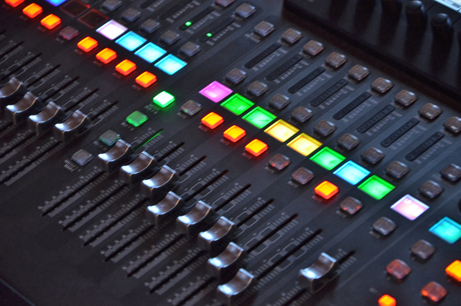 Röste.nu – Röstebilder – Logdans i Farmorsladan 2017