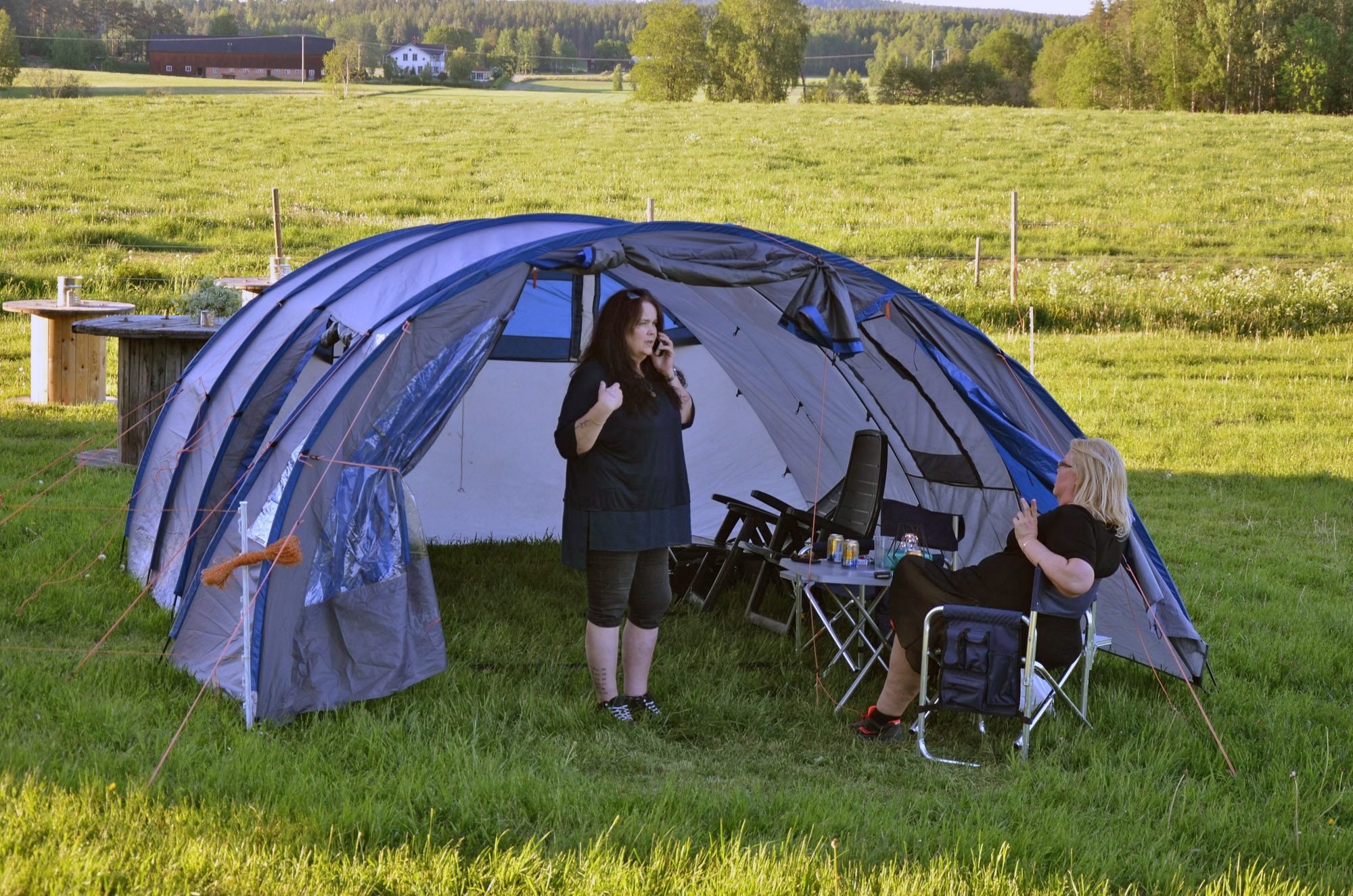 Röste.nu – Röstebilder – Logdans i Farmorsladan 2018