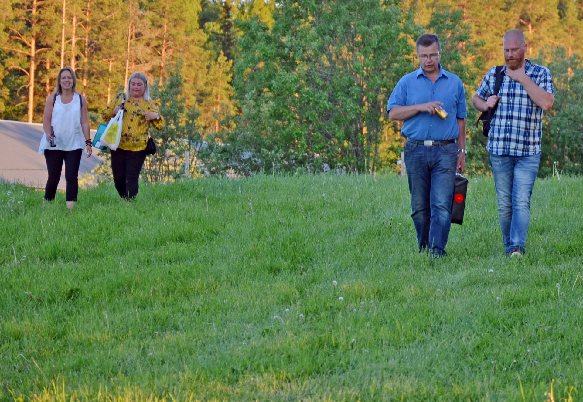 Röste.nu – Röstebilder – Logdans i Farmorsladan 2018