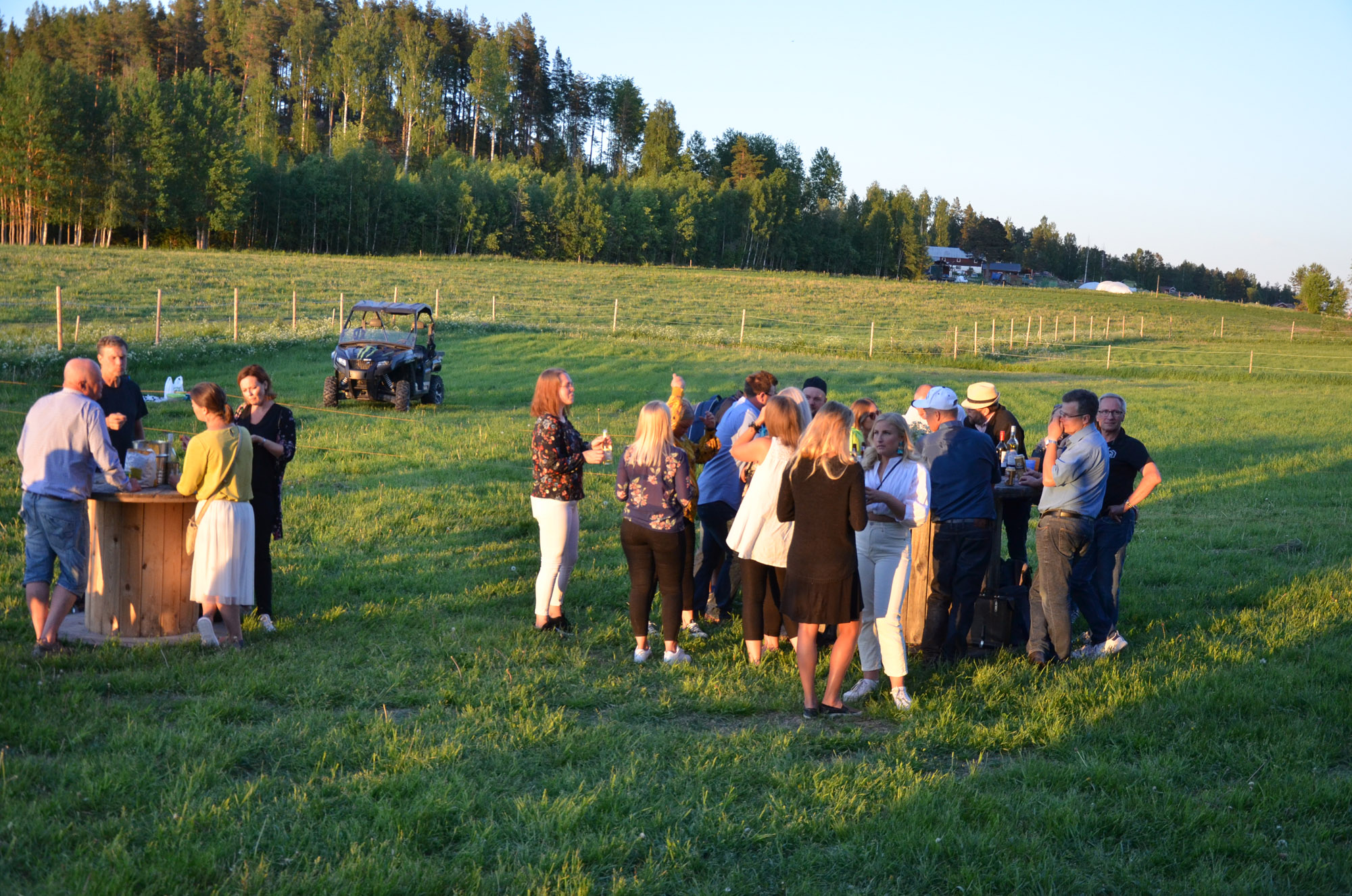 Röste.nu – Röstebilder – Logdans i Farmorsladan 2018