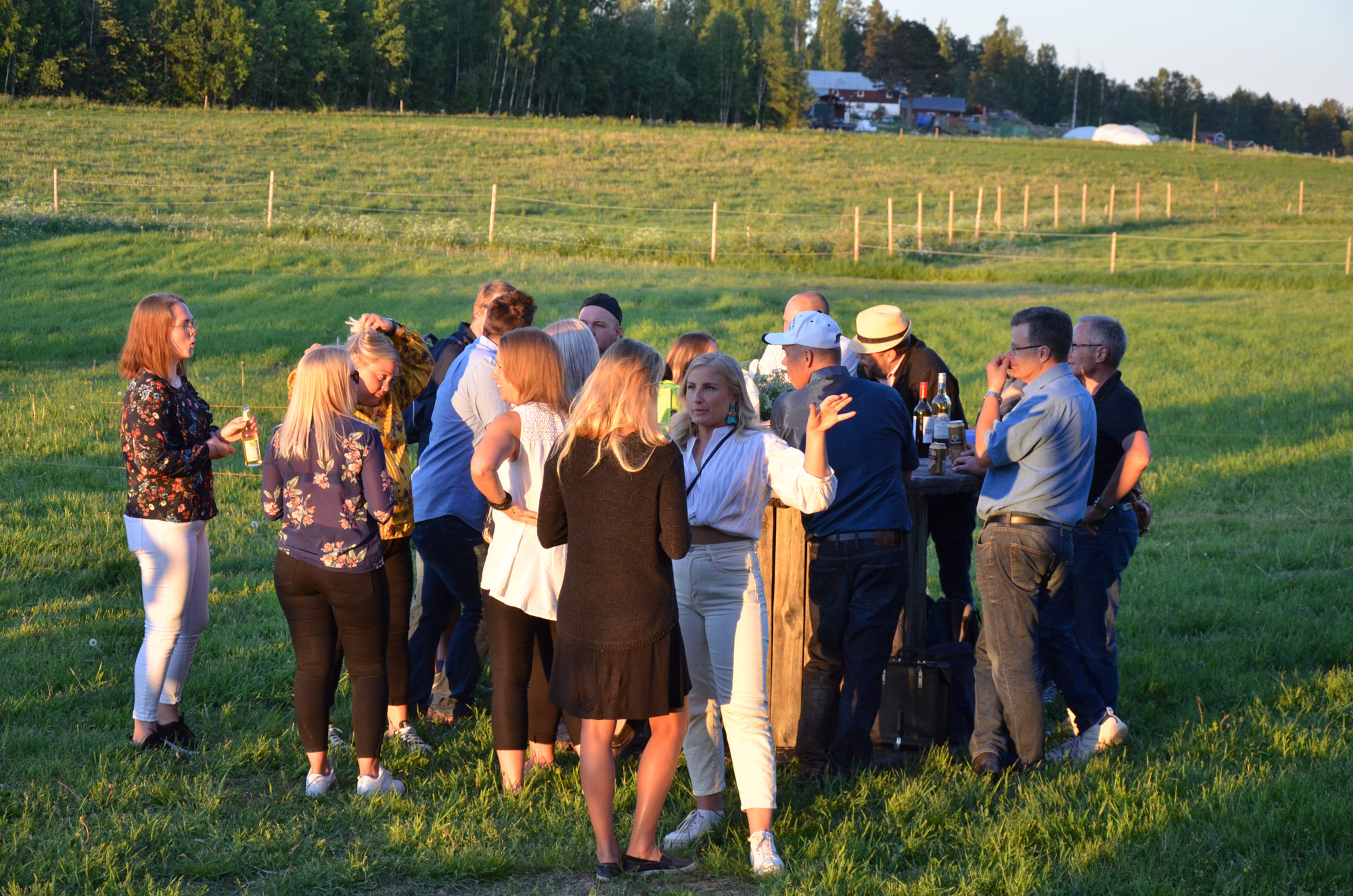 Röste.nu – Röstebilder – Logdans i Farmorsladan 2018