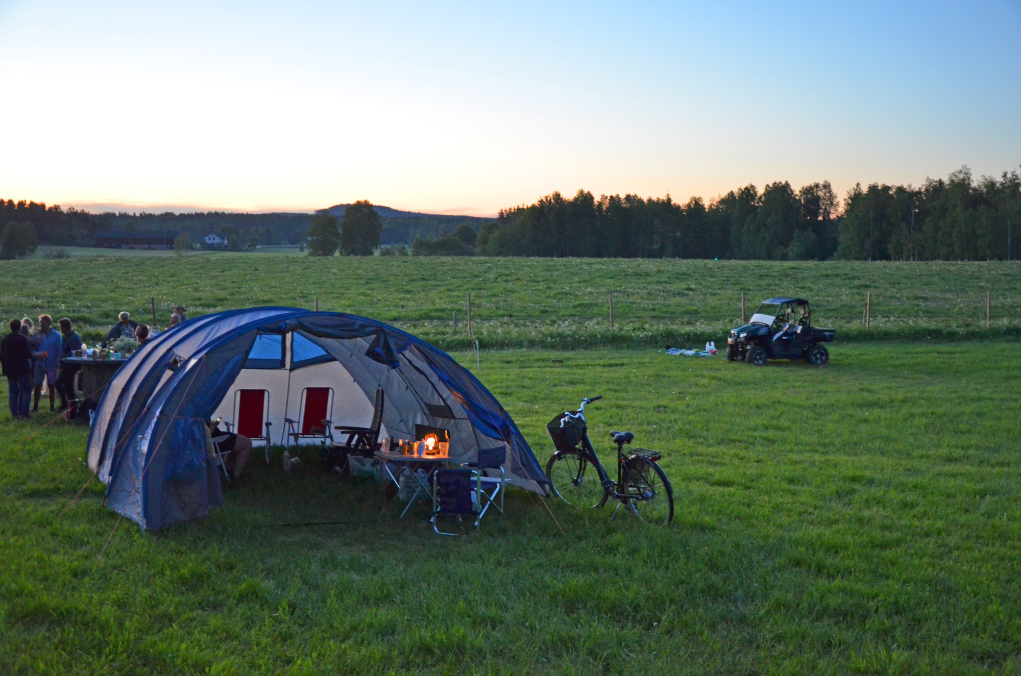 Röste.nu – Röstebilder – Logdans i Farmorsladan 2018