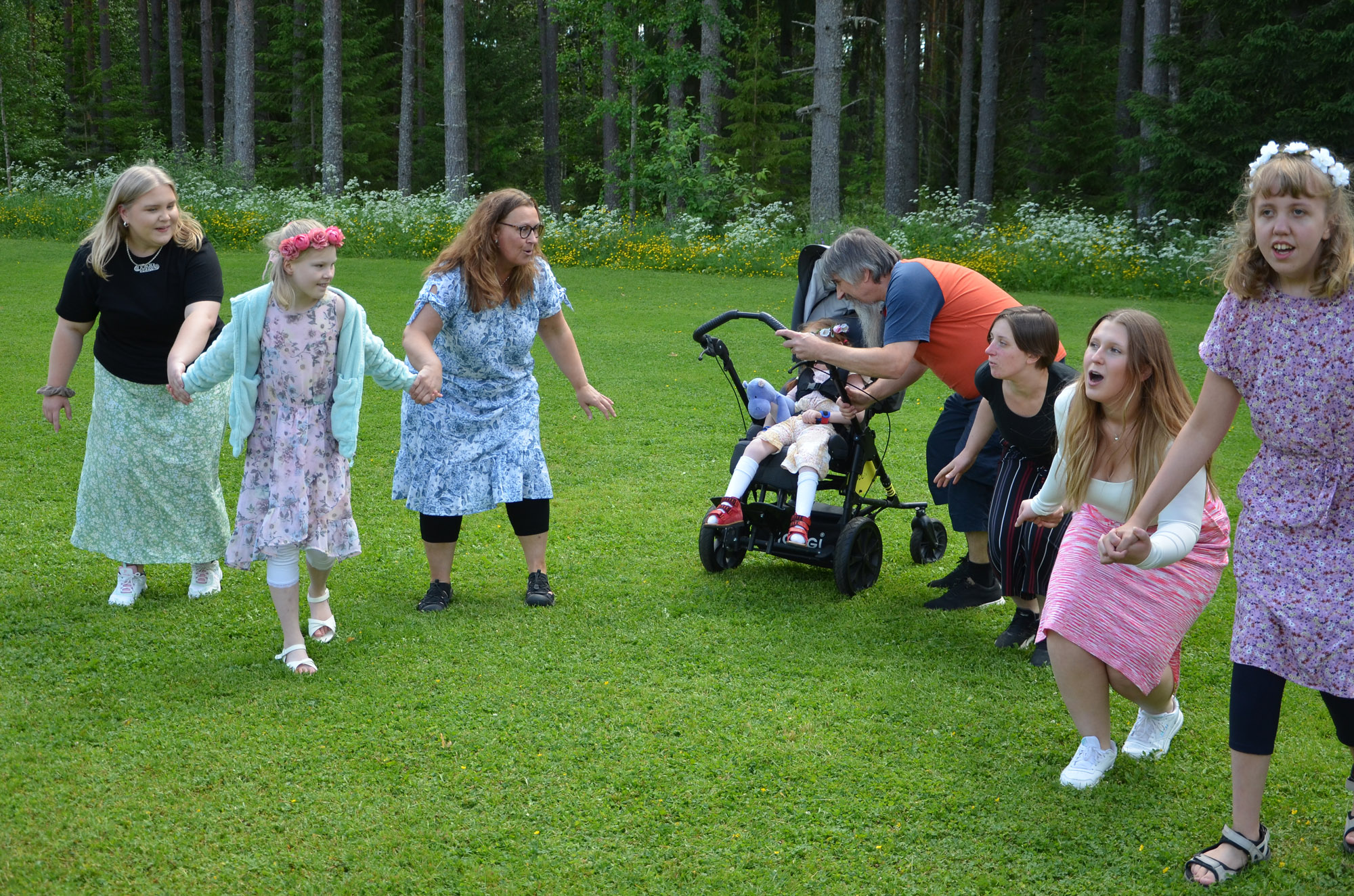 Röste.nu – Röstebilder – Midsommarfirande vid Dönjegården 2024