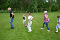 Röste.nu – Röstebilder – Midsommarfirande vid Dönjegården 2025