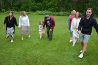 Röste.nu – Röstebilder – Midsommarfirande vid Dönjegården 2025