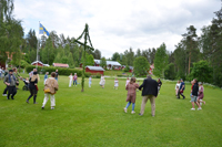Röste.nu – Röstebilder – Midsommarfirande vid Dönjegården 2025