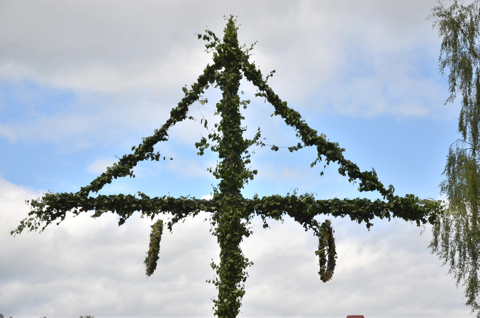 Röste.nu – Röstebilder – Midsommarfirande vid Dönjegården 2025