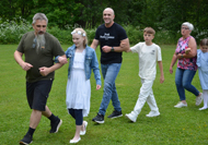 Röste.nu – Röstebilder – Midsommarfirande vid Dönjegården 2025