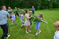 Röste.nu – Röstebilder – Midsommarfirande vid Dönjegården 2026