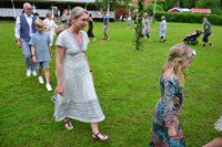 Röste.nu – Röstebilder – Midsommarfirande vid Dönjegården 2026