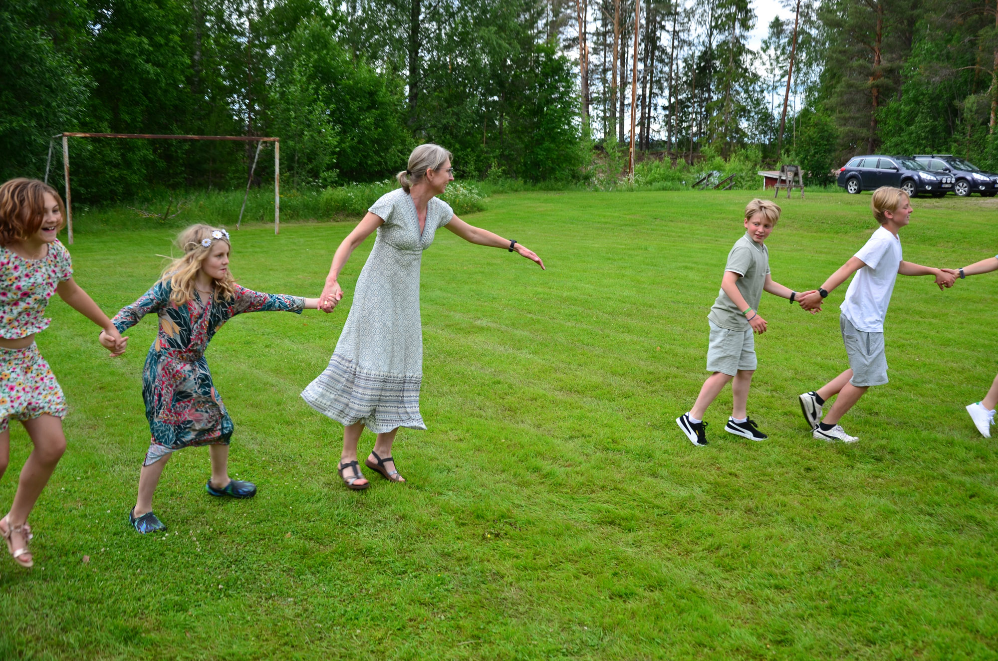 Röste.nu – Röstebilder – Midsommarfirande vid Dönjegården 2026