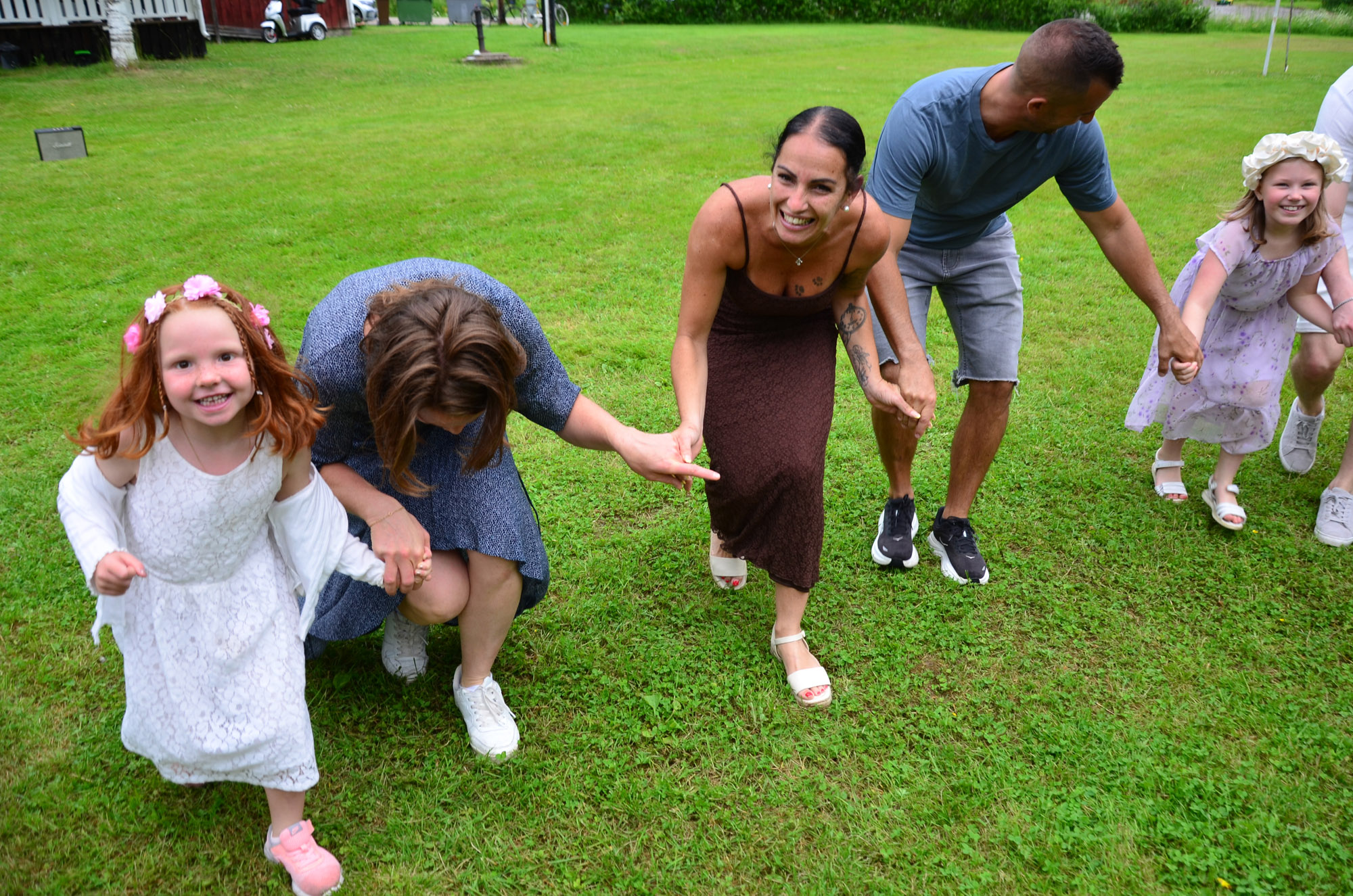 Röste.nu – Röstebilder – Midsommarfirande vid Dönjegården 2026