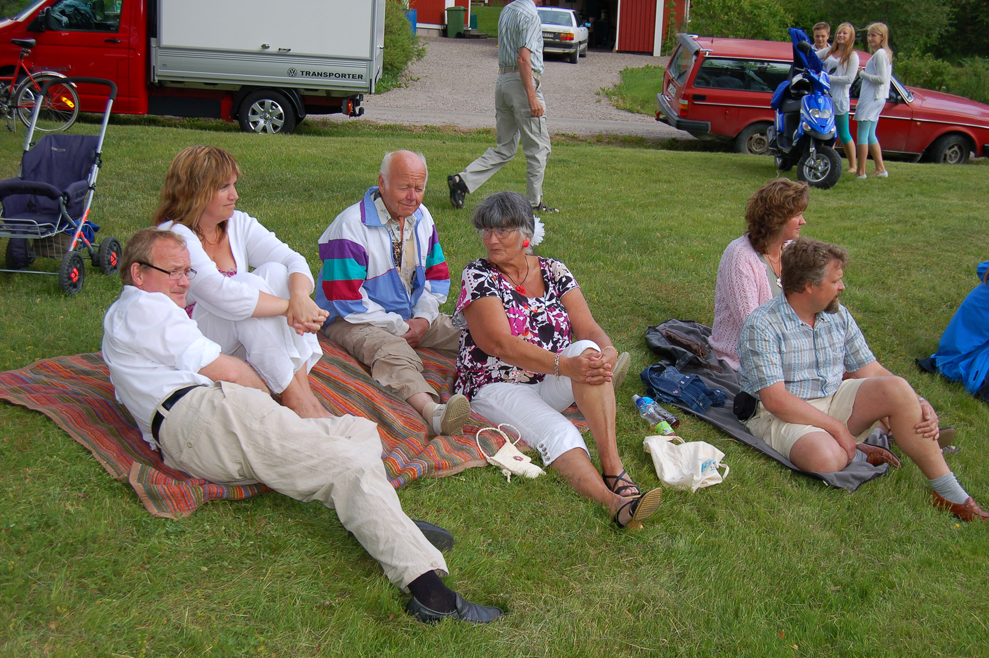 Röste.nu – Röstebilder – Midsommarfirande vid Dönjegården 2008
