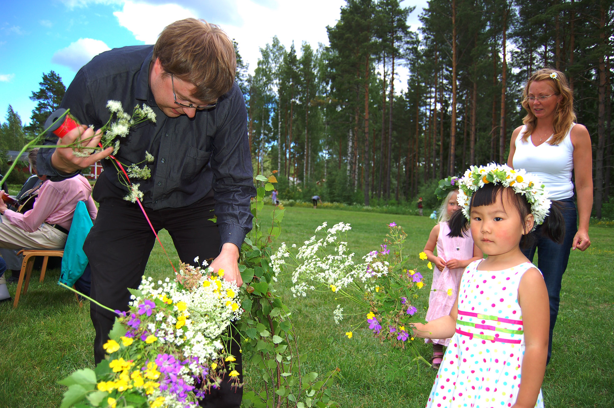 Röste.nu – Röstebilder – Midsommarfirande vid Dönjegården 2008
