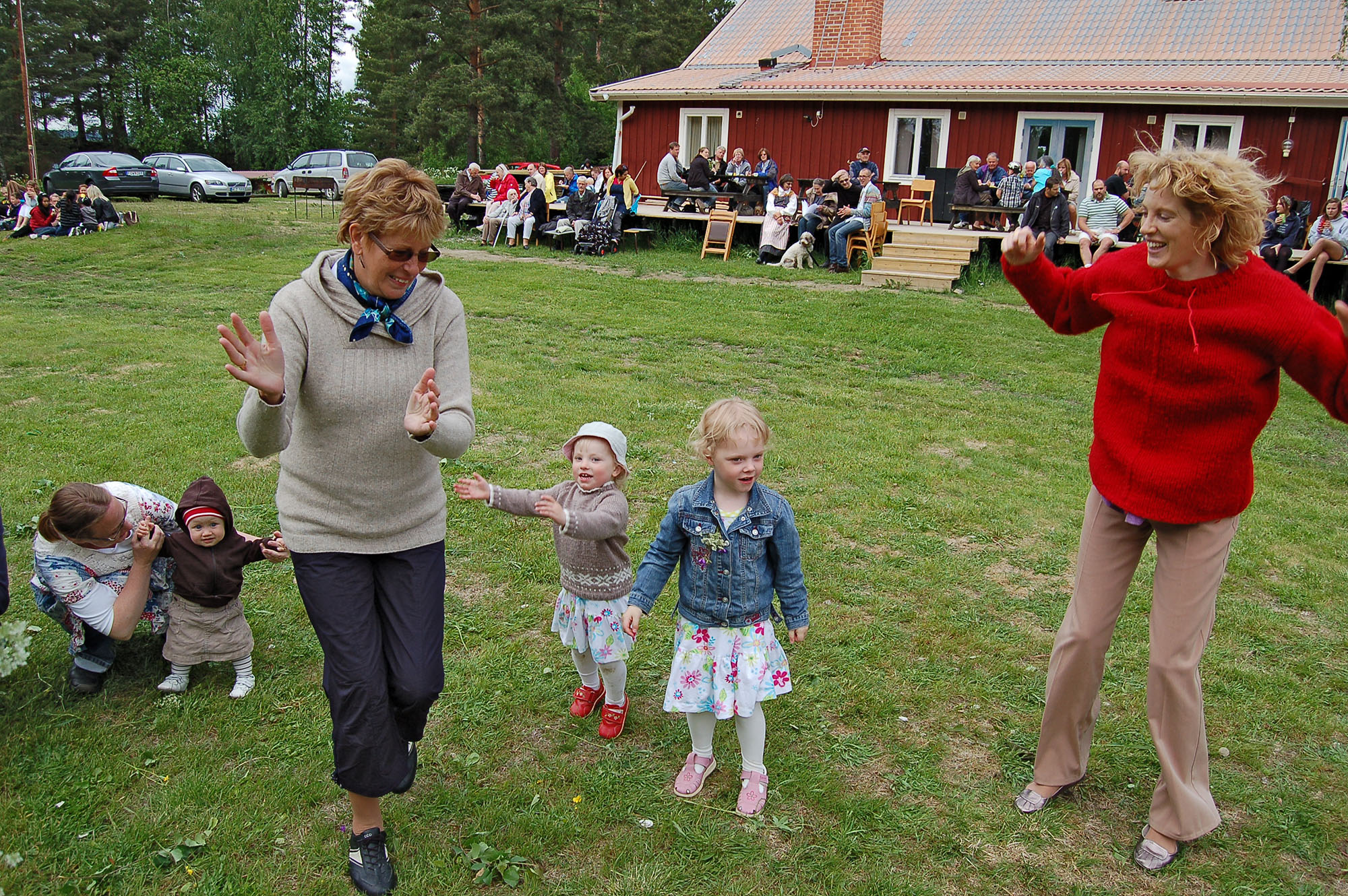 Röste.nu – Röstebilder – Midsommar vid Dönjegården 2009