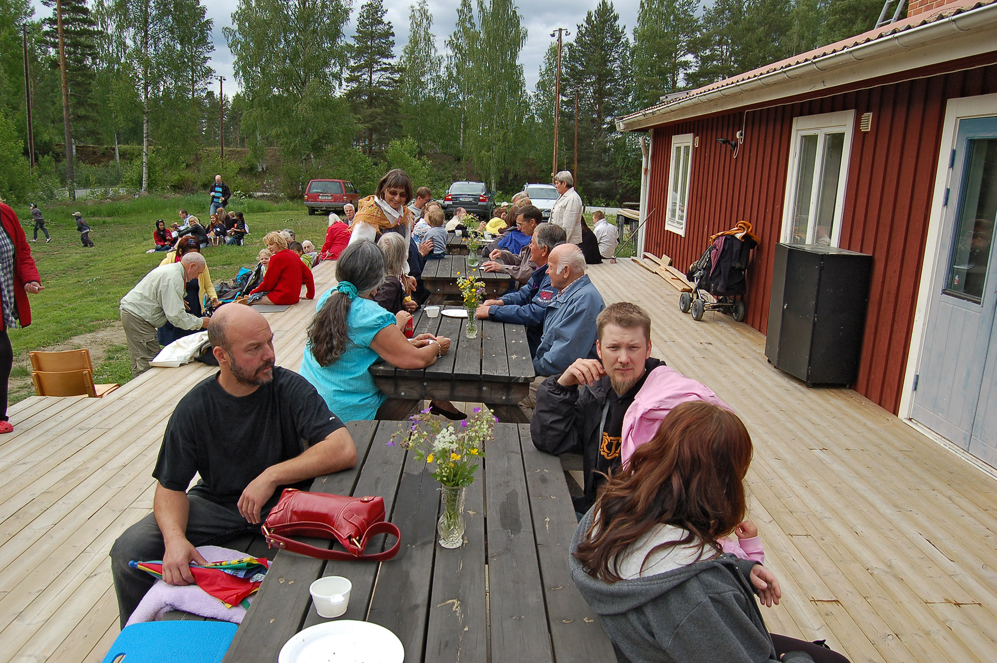 Röste.nu – Röstebilder – Midsommar vid Dönjegården 2009
