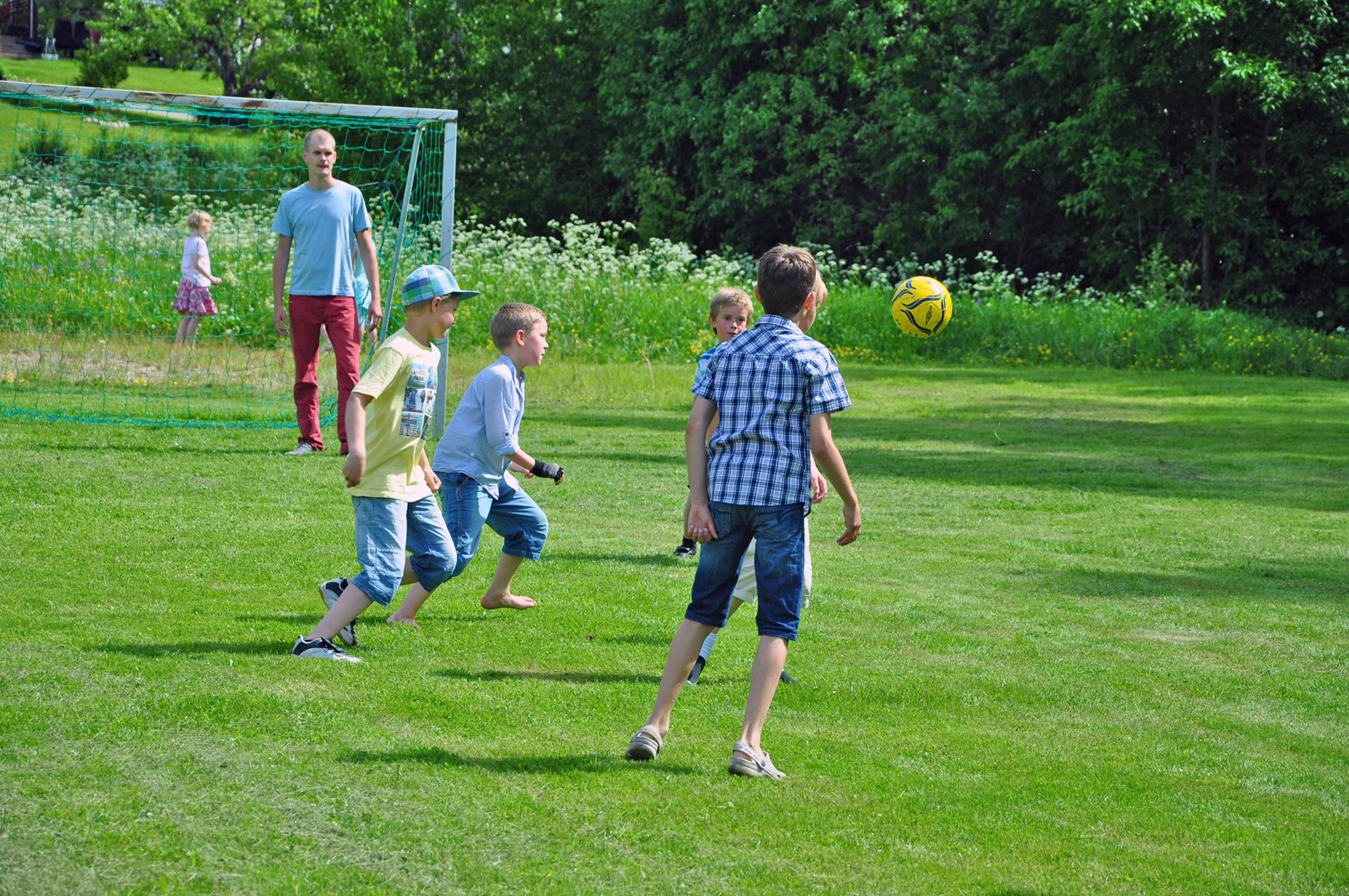 Röste.nu – Röstebilder – Midsommarfirande vid Dönjegården 2012