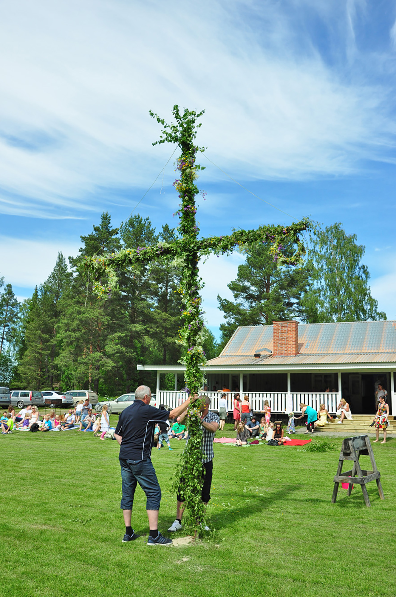 Röste.nu – Röstebilder – Midsommarfirande vid Dönjegården 2012