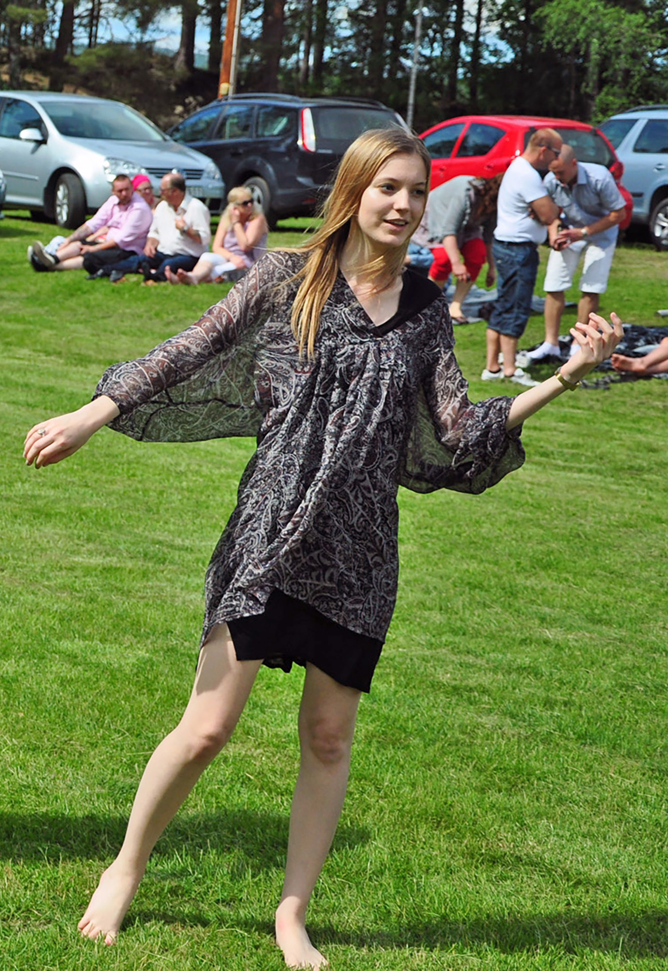 Röste.nu – Röstebilder – Midsommarfirande vid Dönjegården 2012