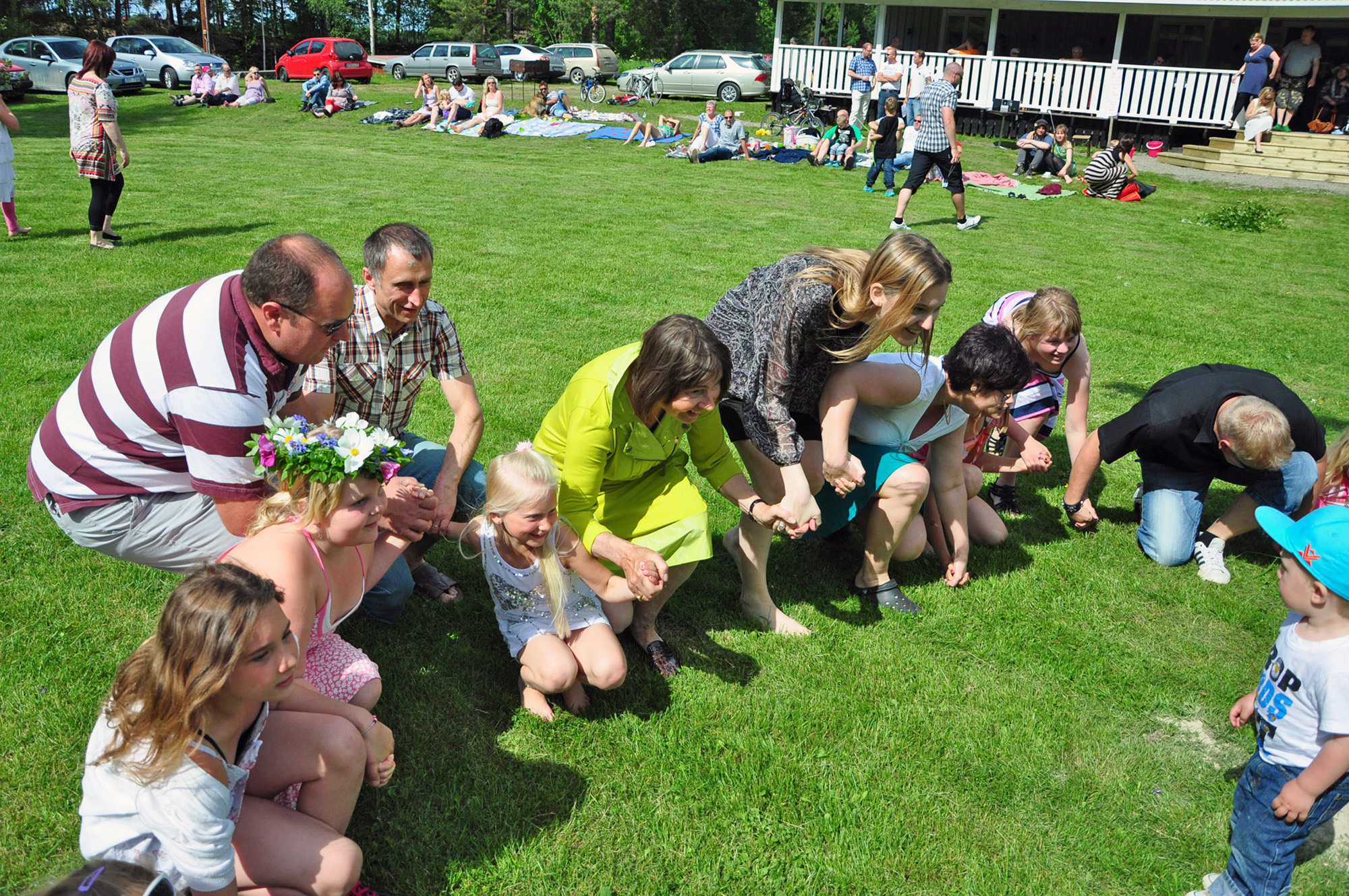 Röste.nu – Röstebilder – Midsommarfirande vid Dönjegården 2012