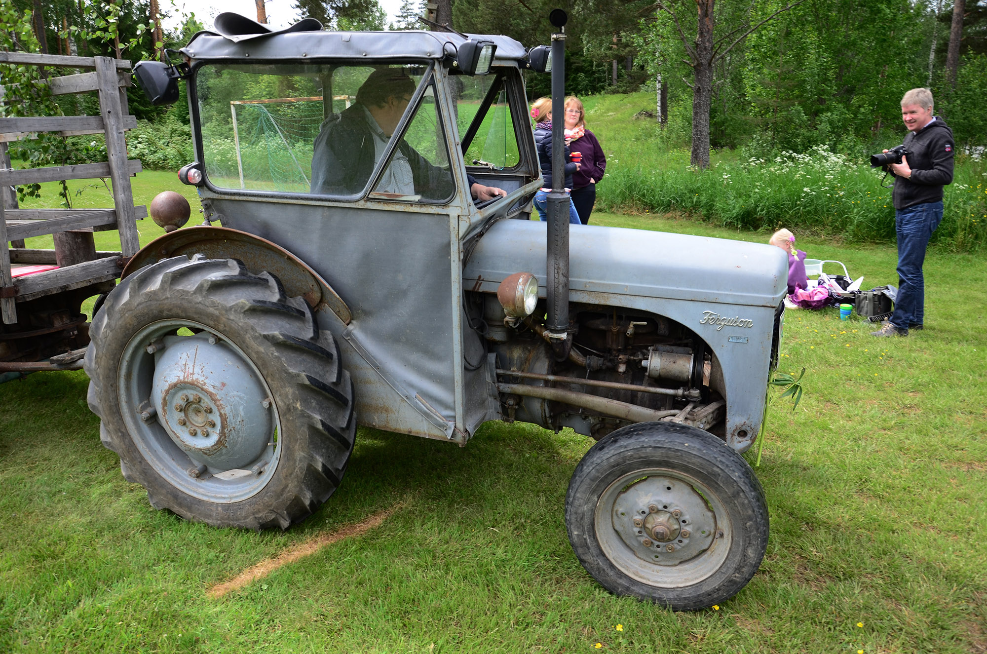 Röste.nu – Röstebilder – Midsommarfirande vid Dönjegården 2014
