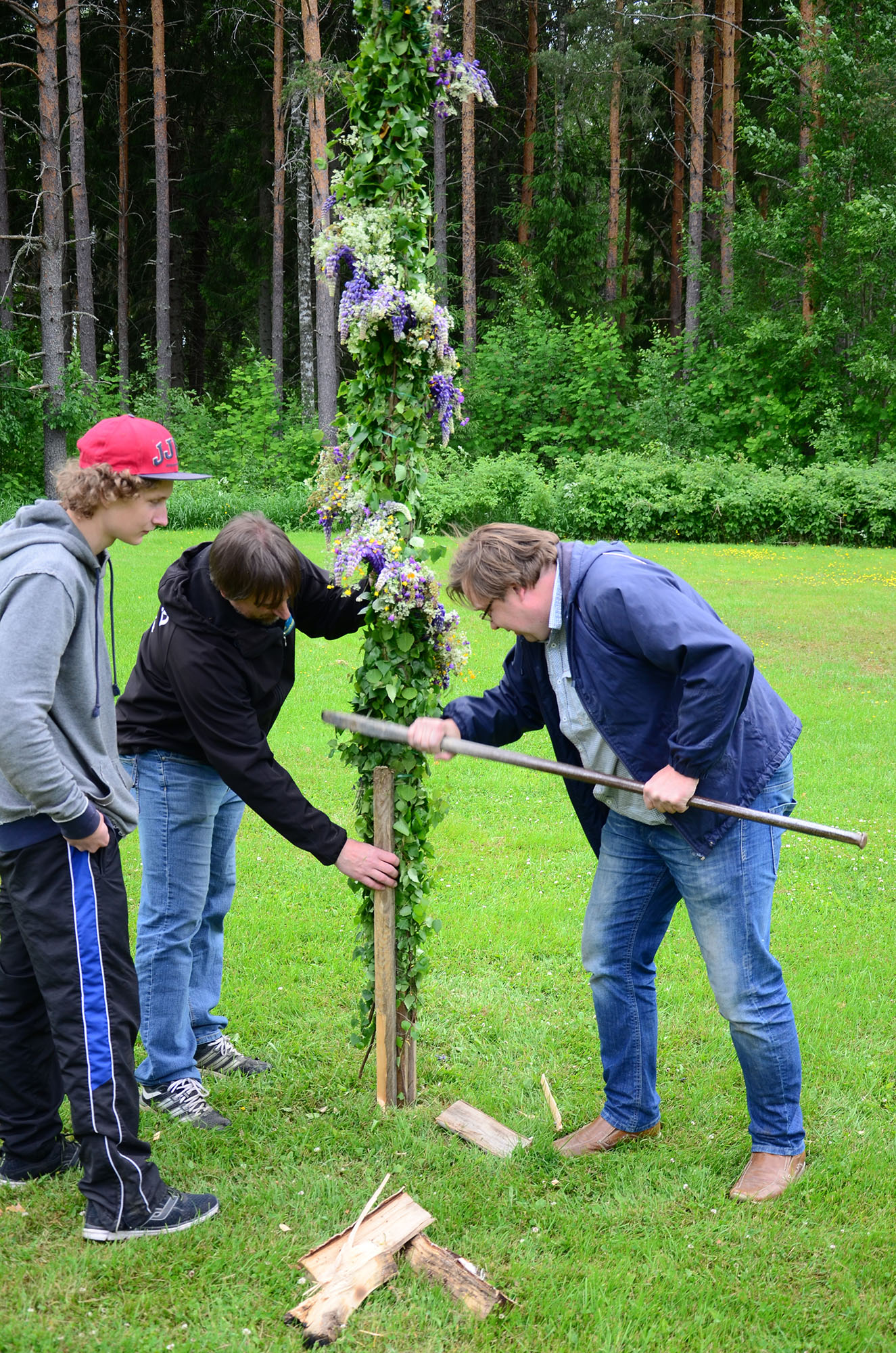 Röste.nu – Röstebilder – Midsommarfirande vid Dönjegården 2014