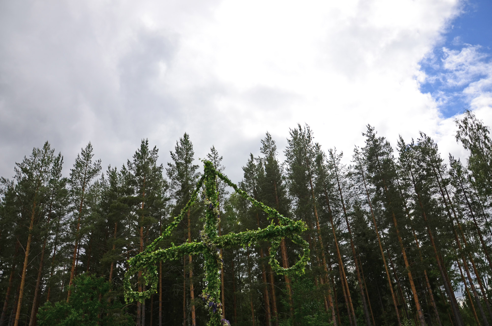 Röste.nu – Röstebilder – Midsommarfirande vid Dönjegården 2014