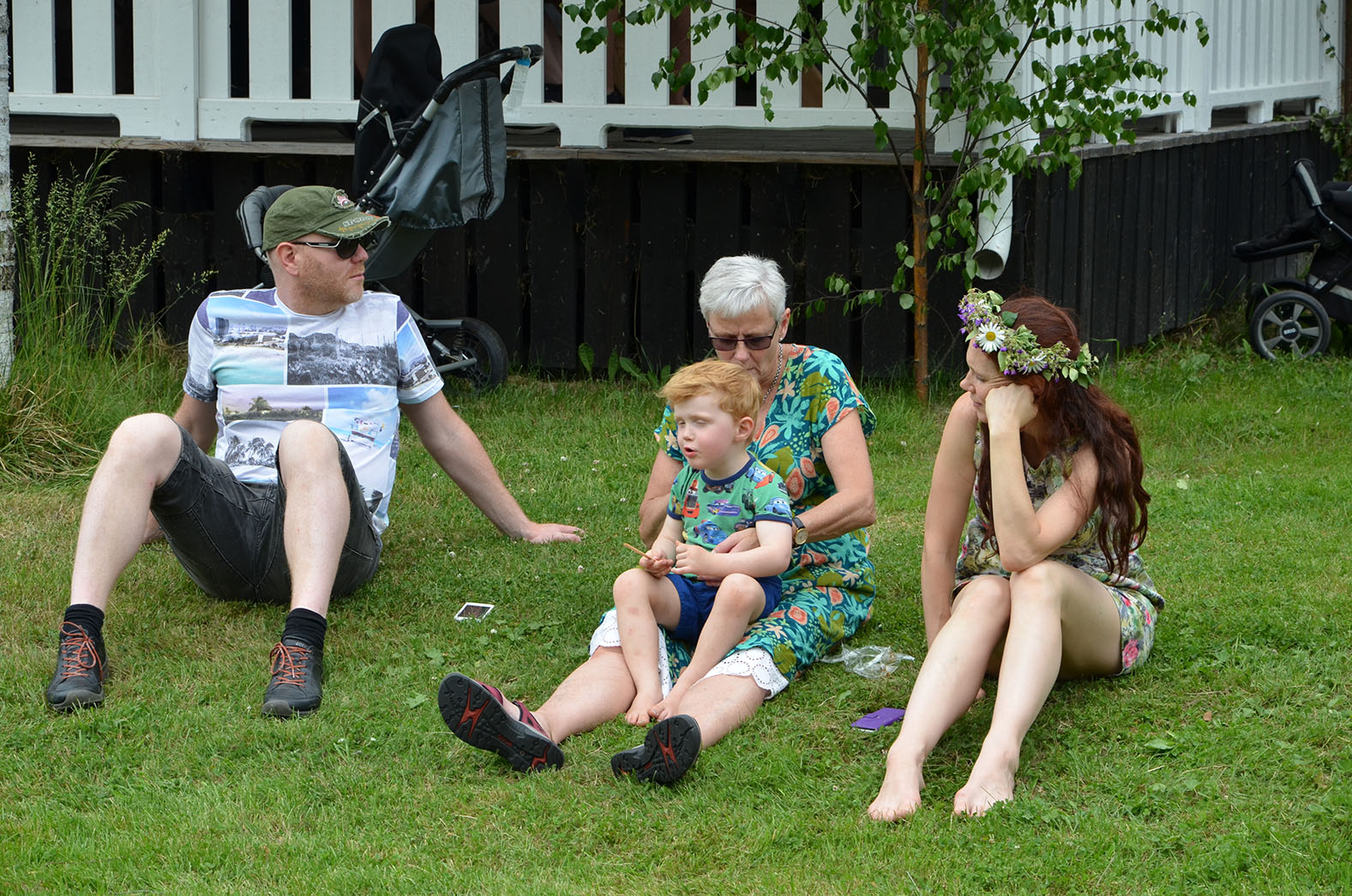 Röste.nu – Röstebilder – Midsommarfirande vid Dönjegården 2016