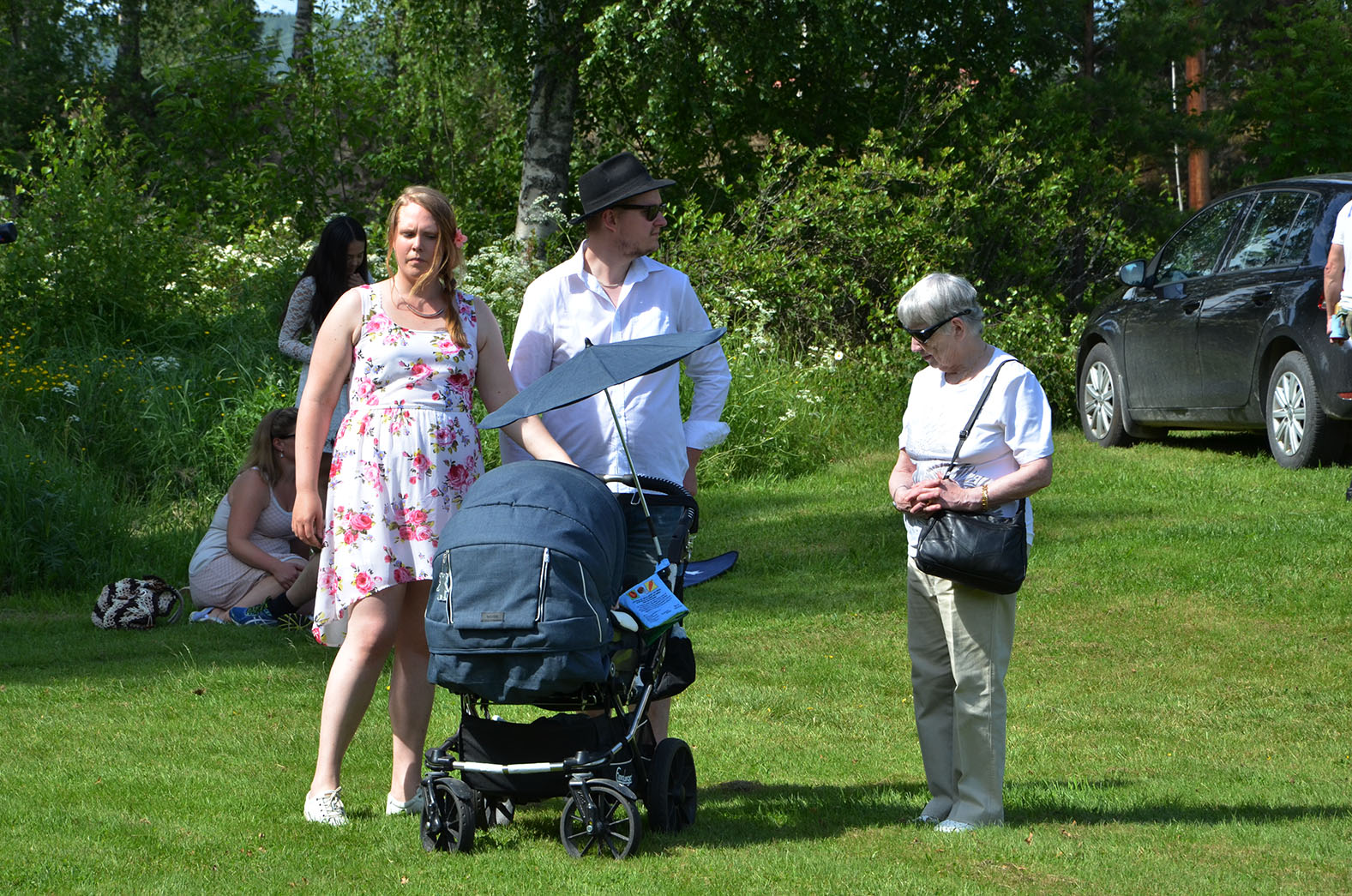 Röste.nu – Röstebilder – Midsommarfirande vid Dönjegården 2016