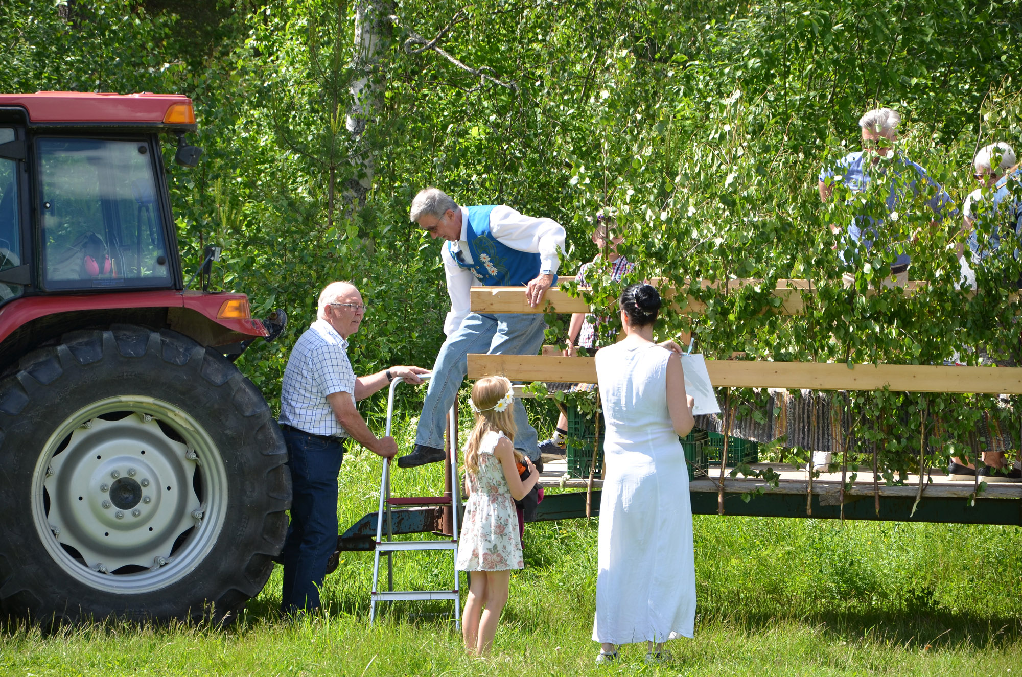 Röste.nu – Röstebilder – Midsommarfirande vid Dönjegården 2019