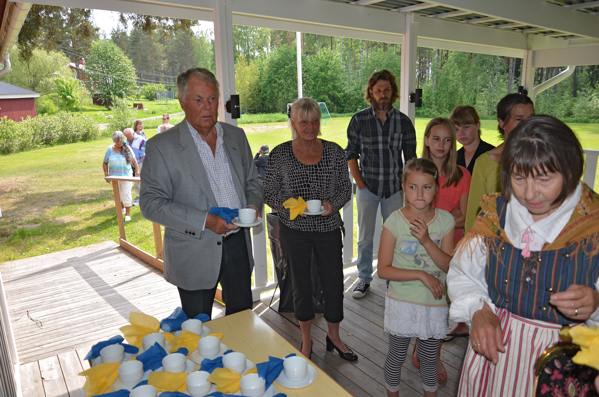 Röste.nu – Röstebilder – Nationaldagsfirande vid Dönjegården 2014