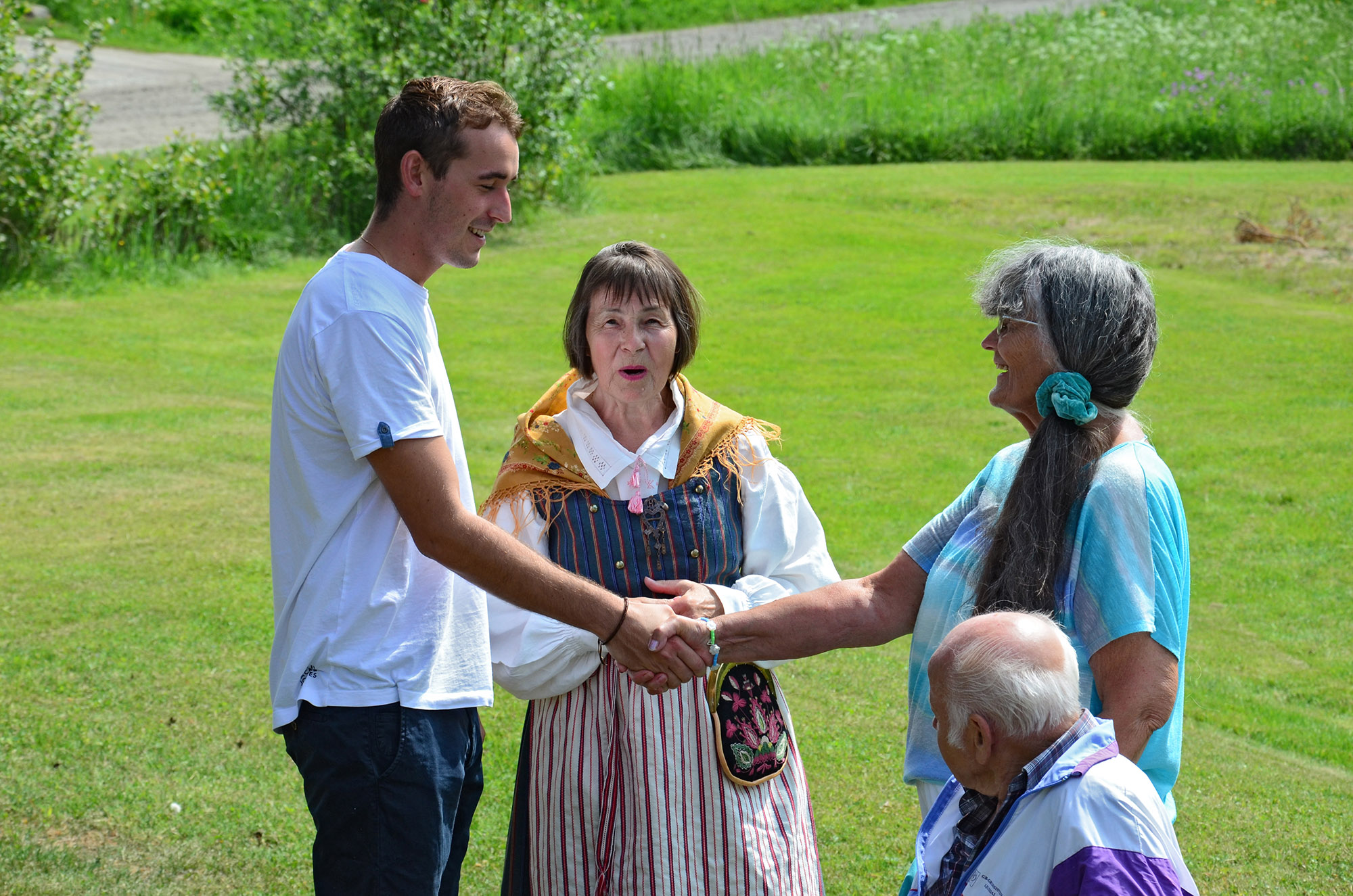 Röste.nu – Röstebilder – Nationaldagsfirande vid Dönjegården 2014