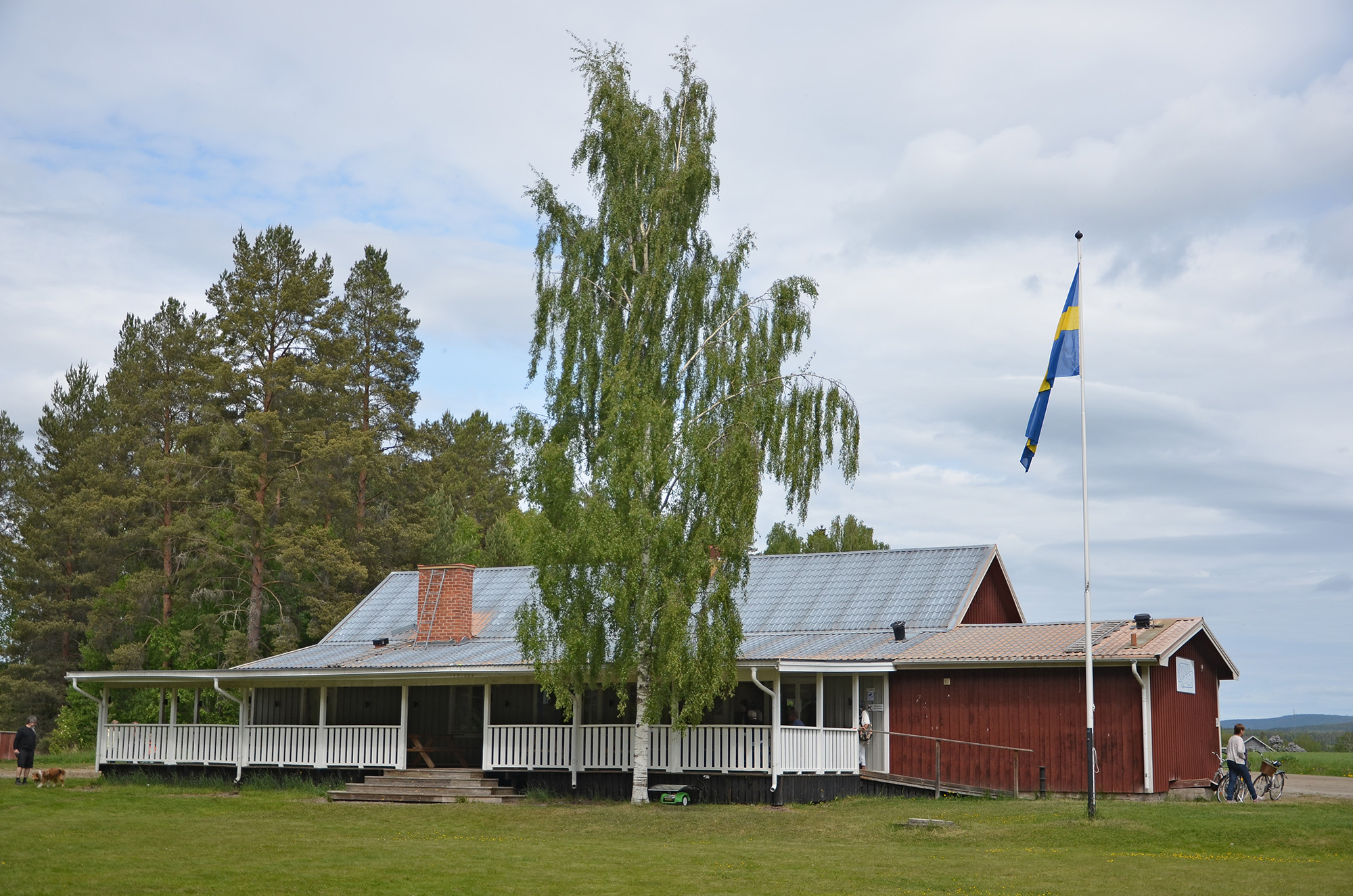 Röste.nu – Röstebilder – Nationaldagsfirande vid Dönjegården 2023